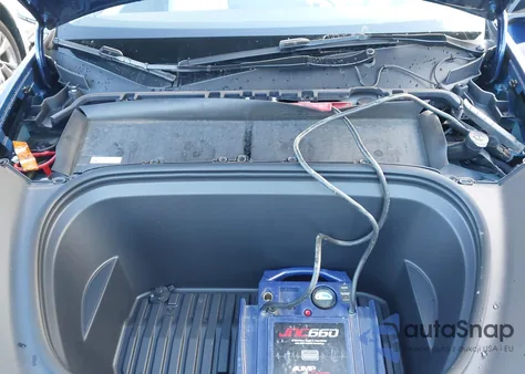 2023 Tesla Model Y Awd/Long Range Dual Motor All-Wheel Drive z USA, uszkodzony, nr VIN 7SAYGDEE8PA206351